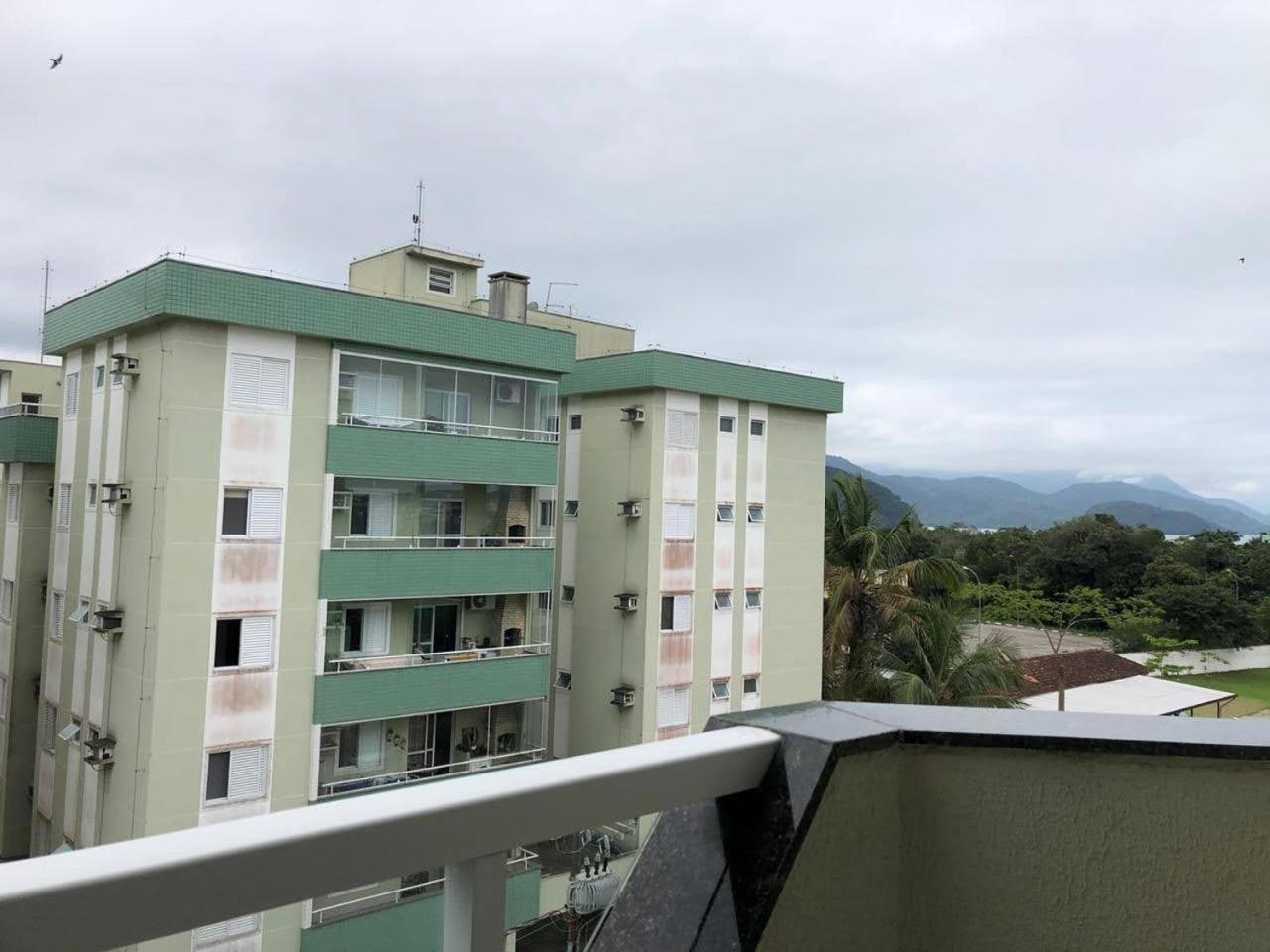 Apartamento Apto Proximo Praias, Piscina, A/c, Wi-fi. Ubatuba