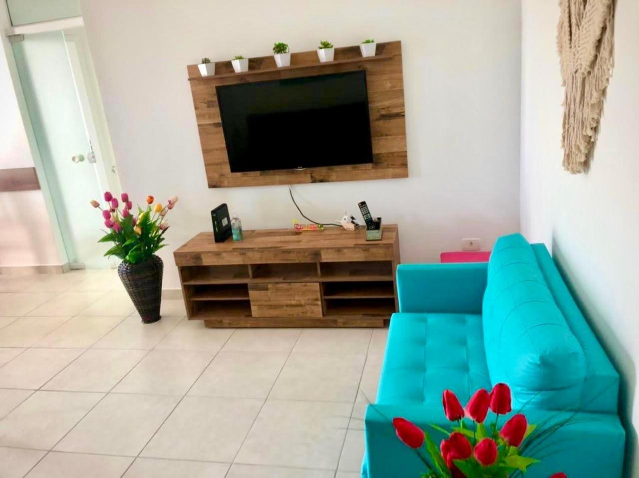 Apartamento Apto Proximo Praias, Piscina, A/c, Wi-fi. Ubatuba