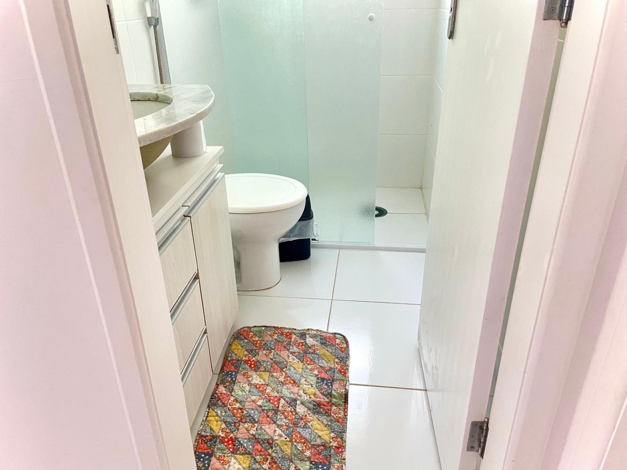 Apartamento Apto Proximo Praias, Piscina, A/c, Wi-fi.