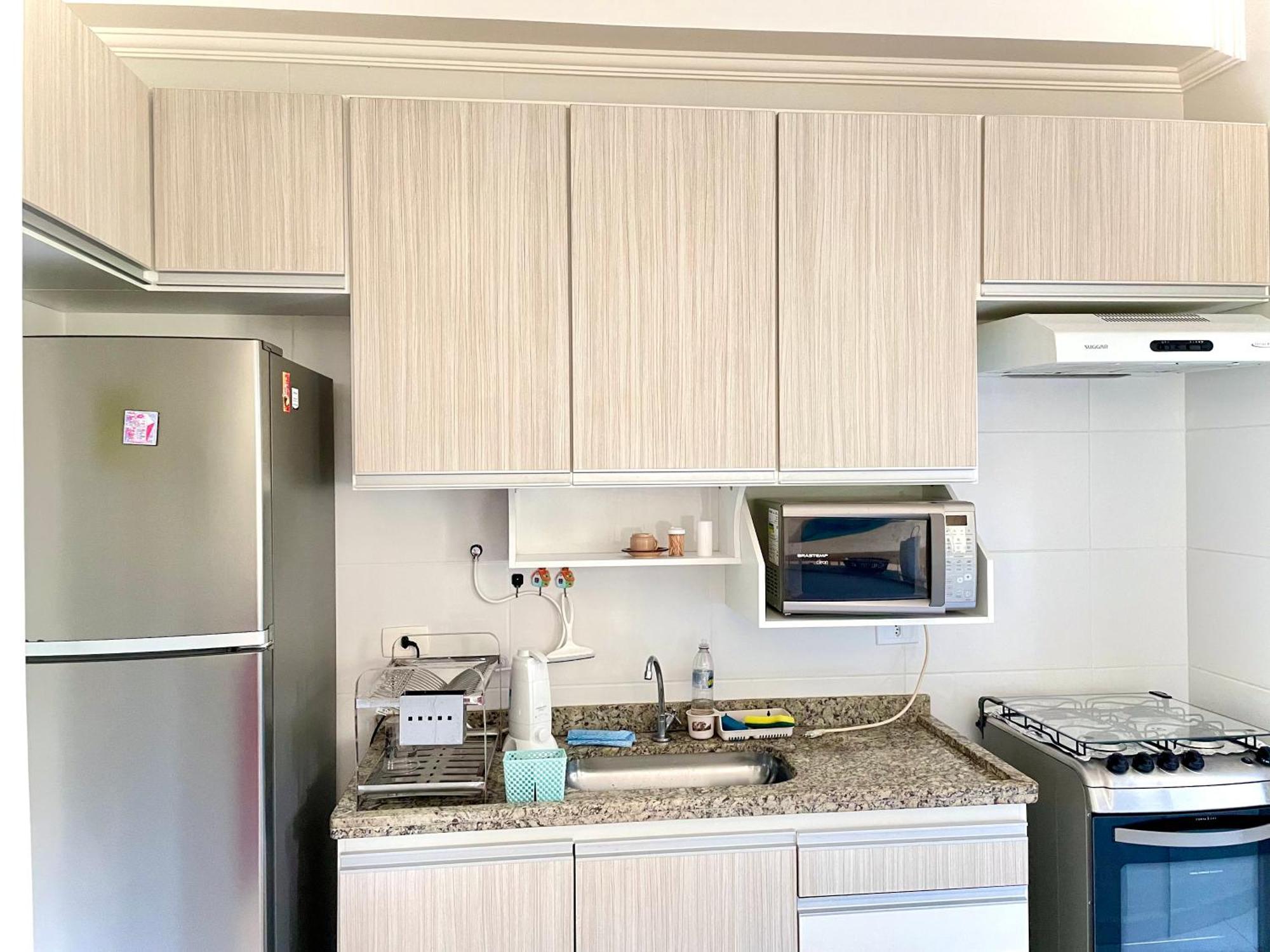 Apartamento Apto Proximo Praias, Piscina, A/c, Wi-fi. *